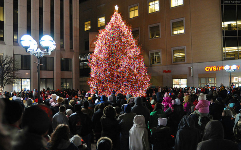 grande illumination tree lighting event in dayton