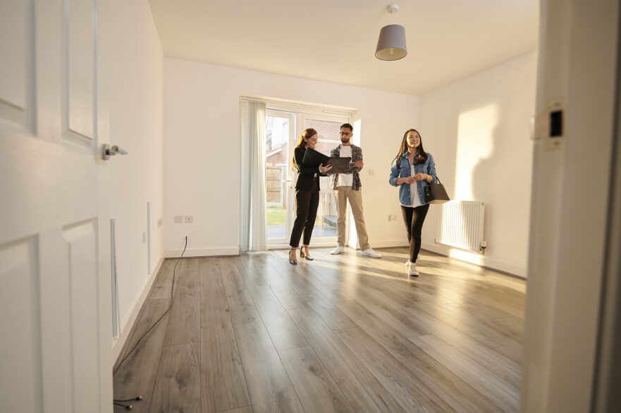 selling and buying a house at the same time